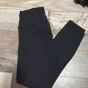 Lululemon Wunder Under Leggings in Black!
